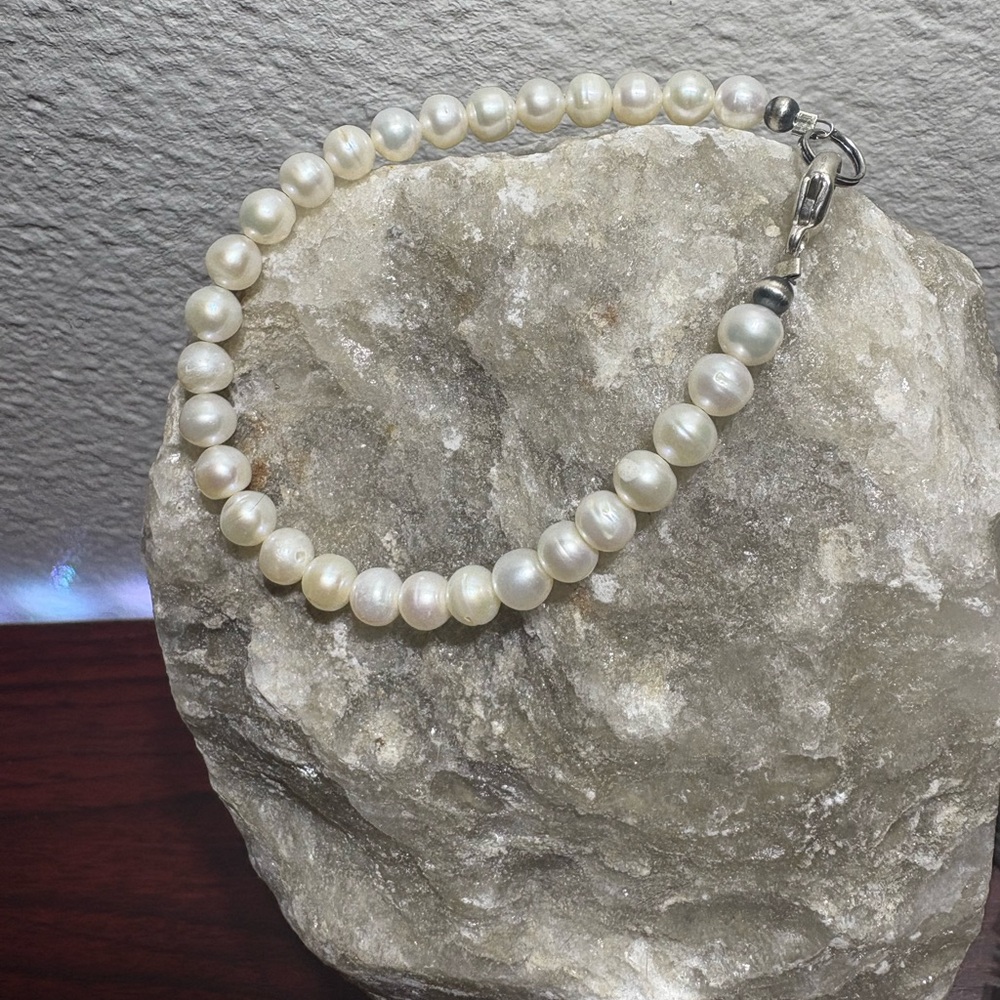 FRESHWATER PEARL BRACELET